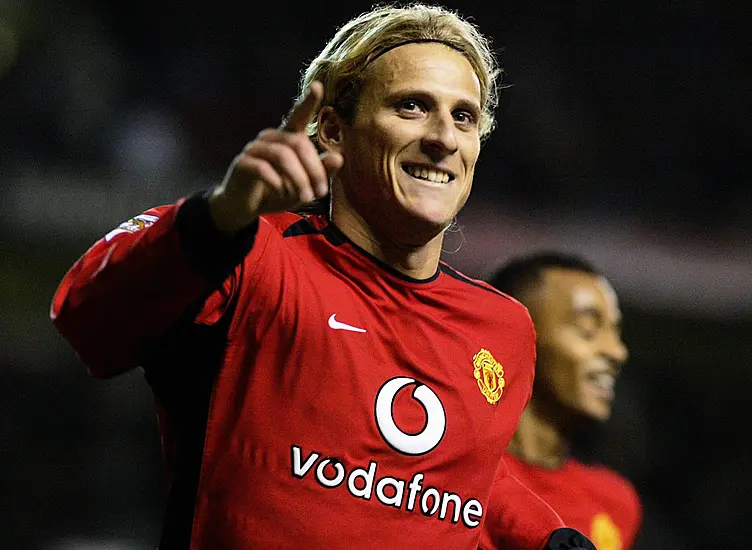 Diego Forlan Hoping Manchester United Are Competing For Trophies Next Season