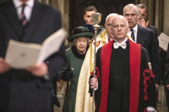 Britain's Queen Elizabeth Attends Philip Memorial Despite Mobility Issues