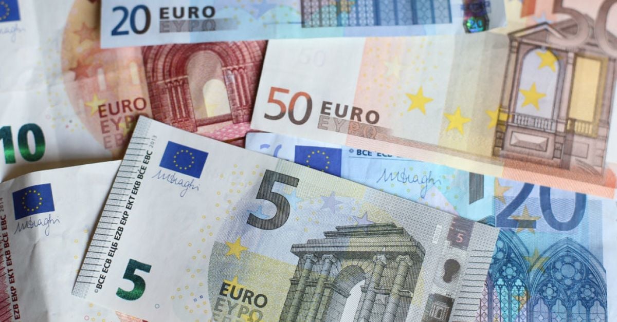 Trade unions call for €2 increase to minimum wage