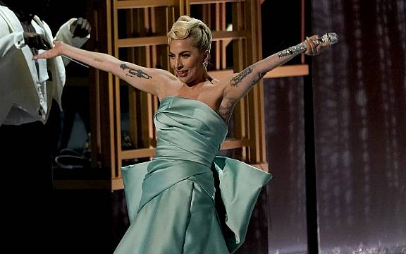 Lady Gaga Pays Emotional Tribute To Absent Tony Bennett At Grammys