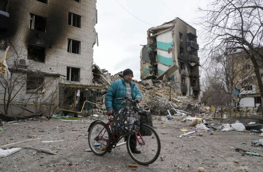 Ukrainians Pore Over Grisly Aftermath Of Atrocities