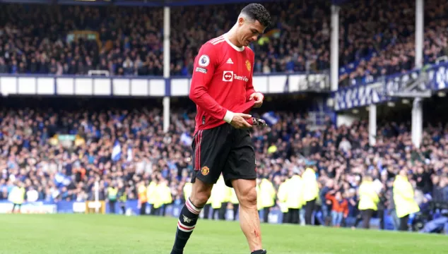 Cristiano Ronaldo Says Sorry Following Incident After Man Utd’s Loss At Everton