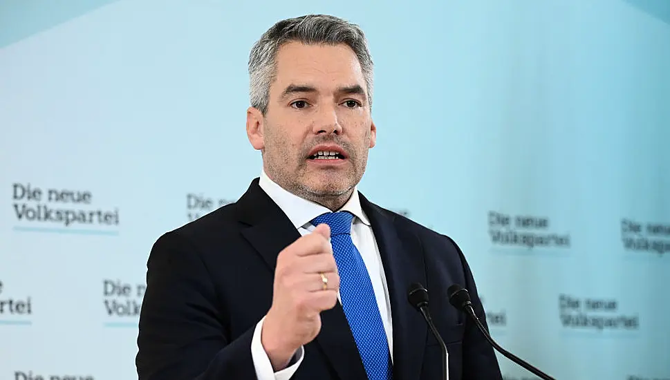 Battle Looms In Ukraine's East, As Austrian Leader To Meet With Putin