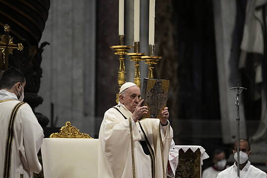 Pope Francis Visits Italian Prison For Holy Week Foot-Washing Ritual