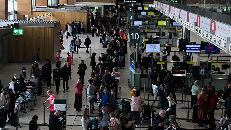 Dublin Airport Expects 500,000 People To Pass Through Over Easter Weekend