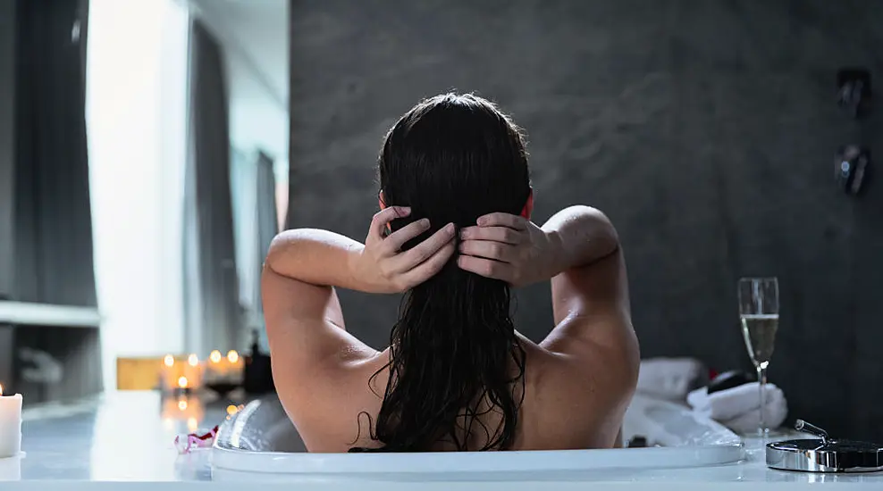 Is It Bad To Wash Your Hair In The Bath?