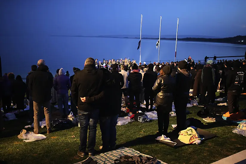 Travellers Remember Fallen Anzacs At Gallipoli Battlefields