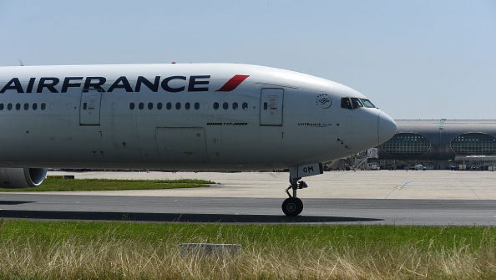 Air France Pilots Pulled Controls In Opposite Directions During Landing Scare