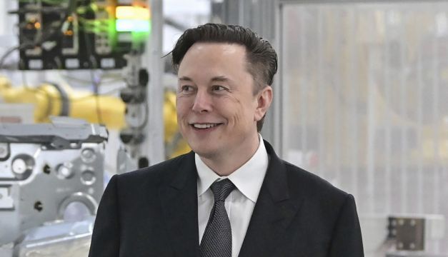 Elon Musk Sells $4Bn In Tesla Shares After Agreeing Deal To Buy Twitter