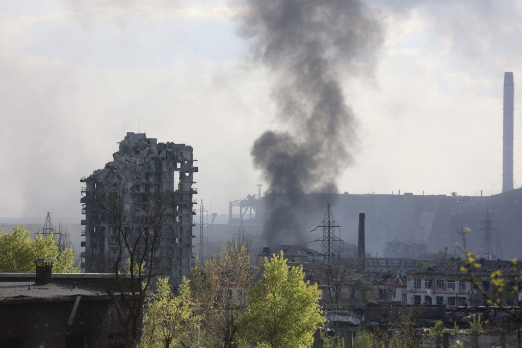 Mariupol fabrikası savaşı kızışırken Ukrayna Rus saldırılarını püskürttü