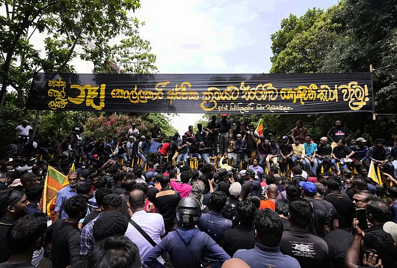 Sri Lankan Protesters Bring Transport To Near-Standstill Amid Economic Crisis