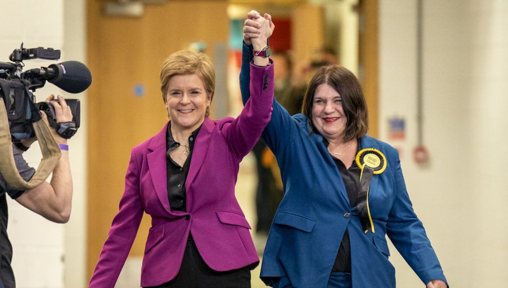 Nicola Sturgeon, SNP'nin belediye seçimlerinde 'şaşırtıcı' bir sonuç verdiğini söylüyor