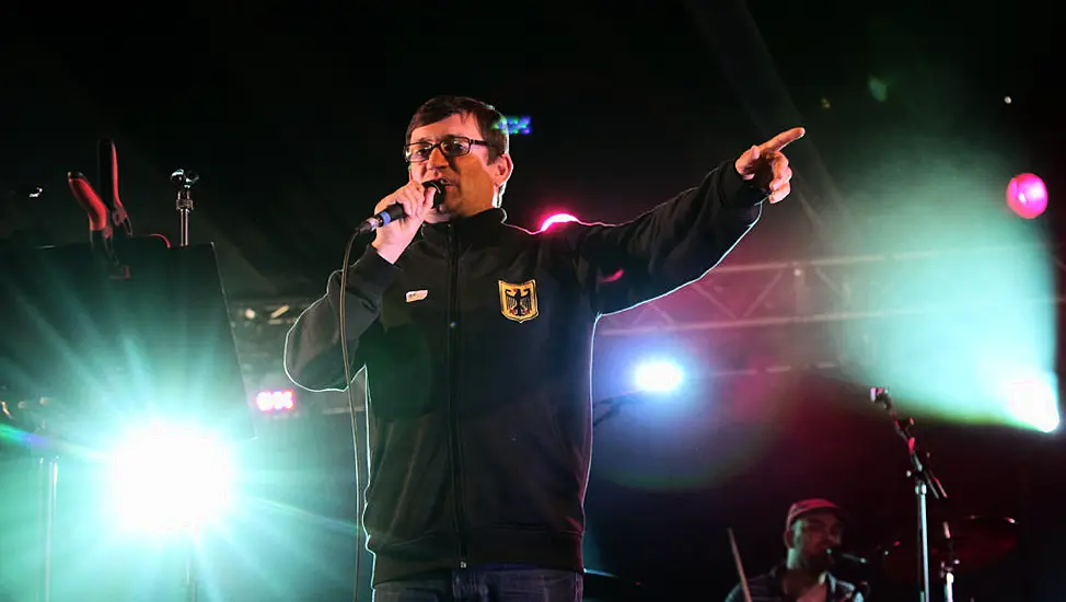 Pub-Goers Enjoy Free Drinks Around Ireland And Uk Thanks To Musician Paul Heaton