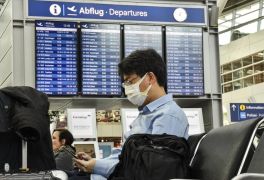 Eu Lifts Mask Requirement For Air Travel As Pandemic Ebbs