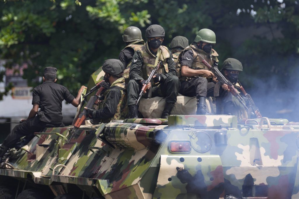 Sri Lanka şiddet ve protestoların ardından başkente asker konuşlandırıyor