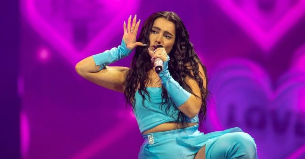 Rostos famosos desejam sorte a Brooke Scullion nas semifinais da Eurovisão