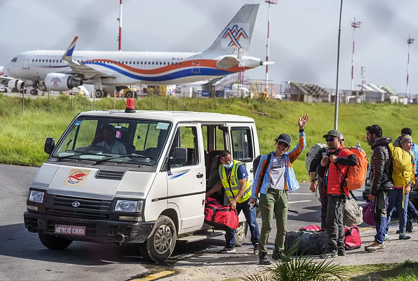 Hundreds Of Everest Climbers Begin To Return From Summit