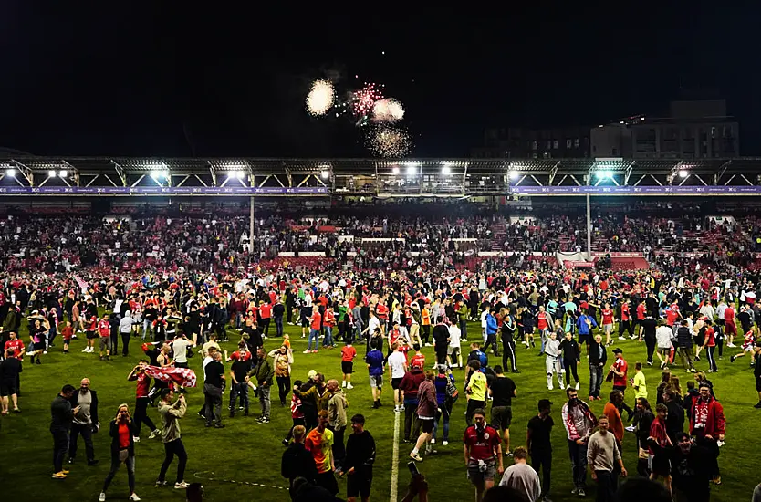 Efl Clubs Could Face Stadium Closures For Pitch Invasions