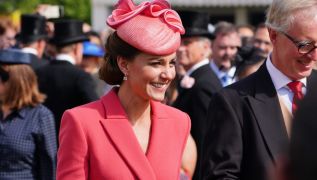 Kate Delights At Sunsoaked Buckingham Palace Garden Party