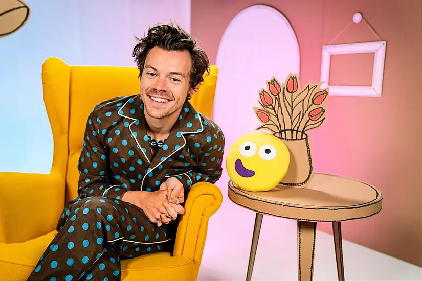 Harry Styles Wears Spotted Pyjamas To Read His Cbeebies Bedtime Story