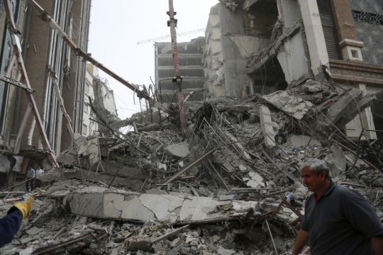 Iran Building Collapse Kills 11 As Mayor And Others Detained