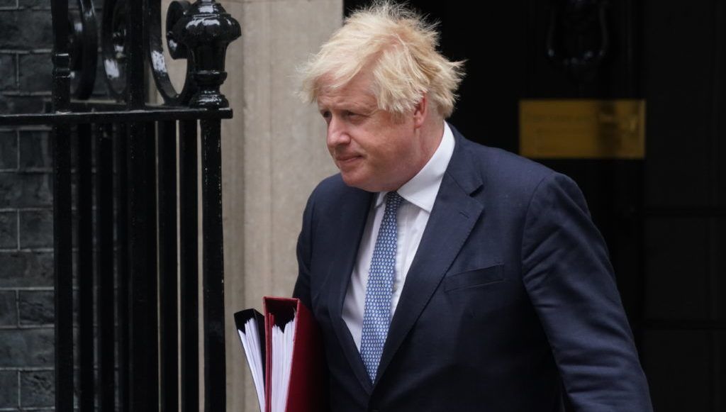 Boris Johnson, 10 numaradaki sefahat sahnelerinin ardından içki yasağını reddetti