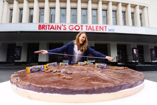 Former Bake Off Champion Unveils World’s Largest Jaffa Cake
