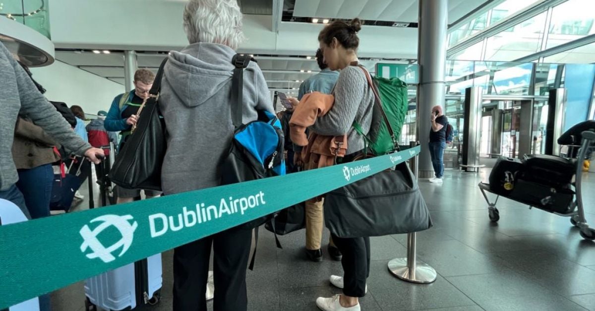 TD обвиняют низкую заработную плату и «забытые» рабочие контракты в очередях аэропорта Дублина