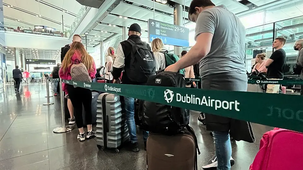 Leaving Dublin Airport Passengers In ‘Holding Pens’ Not A Long-Term Solution, Says Minister