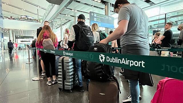 Leaving Dublin Airport Passengers In ‘Holding Pens’ Not A Long-Term Solution, Says Minister