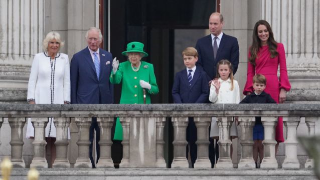 Britain's Queen Makes Balcony Appearance As Jubilee Celebrations End