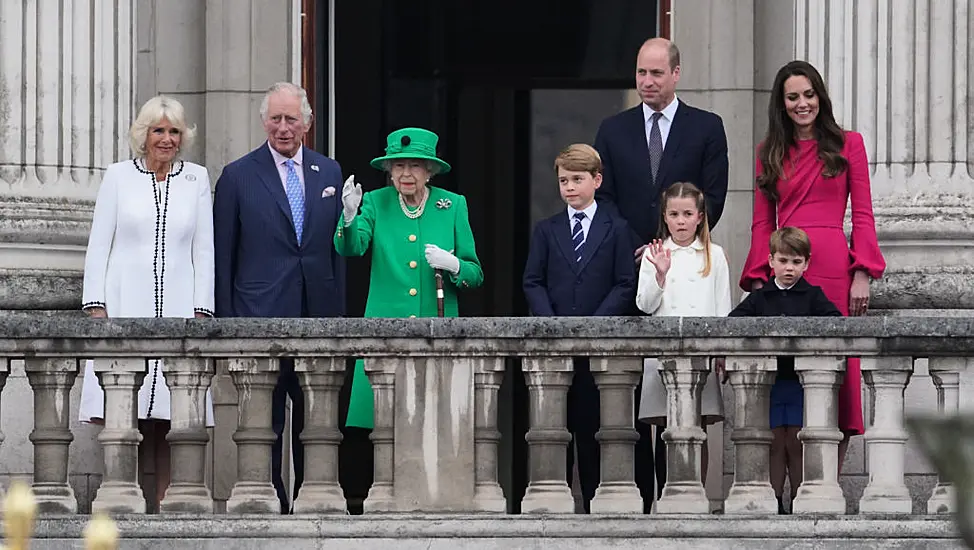 Britain's Queen Makes Balcony Appearance As Jubilee Celebrations End