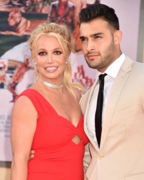 Britney Spears Marries Long-Term Partner Sam Asghari