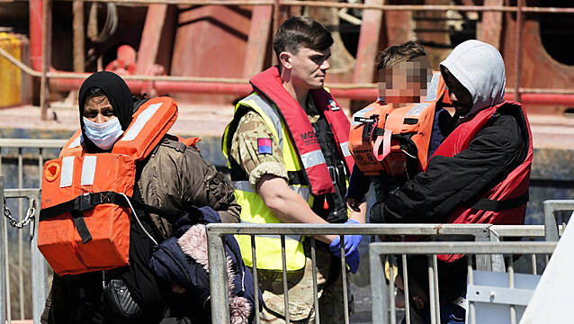 444 Refugees Brought Ashore After Attempting To Cross English Channel