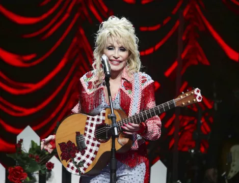 Dolly Parton Makes New Donation To Aid Infectious Disease Research