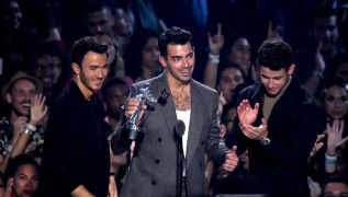 The Jonas Brothers And Uma Thurman Selected As Part Of 2023 Walk Of Fame Class
