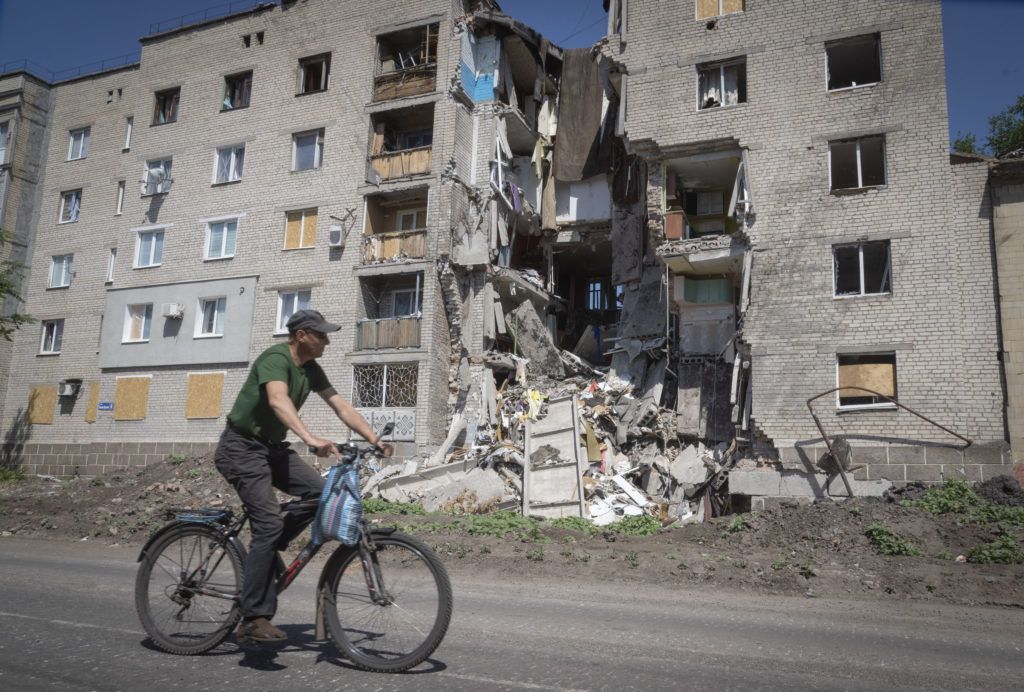 ‘Everything is on fire’: Ukraine region weathers bombardment