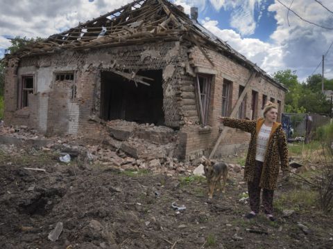 Russia Pushes To Block Second City In Eastern Ukraine