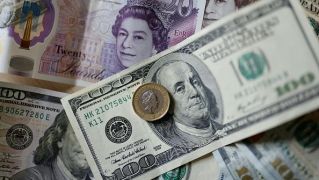 Sterling Slumps Against Dollar And Euro Amid Recession Fears