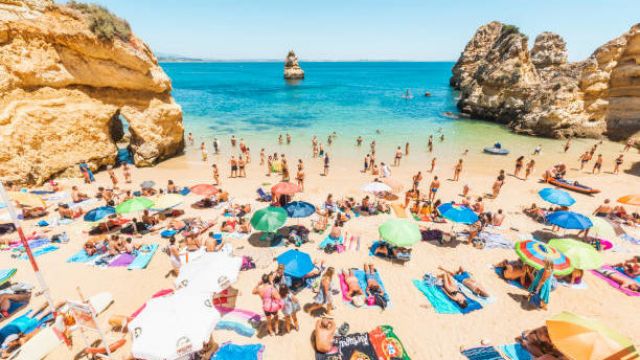 Irish Tourists Evacuated In Portugal As Temperatures To Exceed 40 Degrees