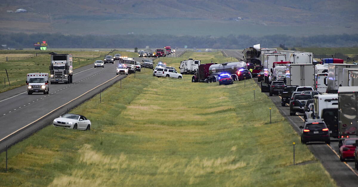 Six people killed as dust storm causes US highway pile-up