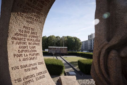 Holocaust Survivors Mark 80 Years Since Mass Paris Round-Up