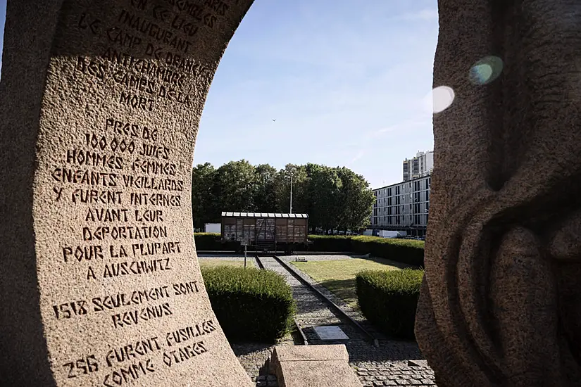 Holocaust Survivors Mark 80 Years Since Mass Paris Round-Up