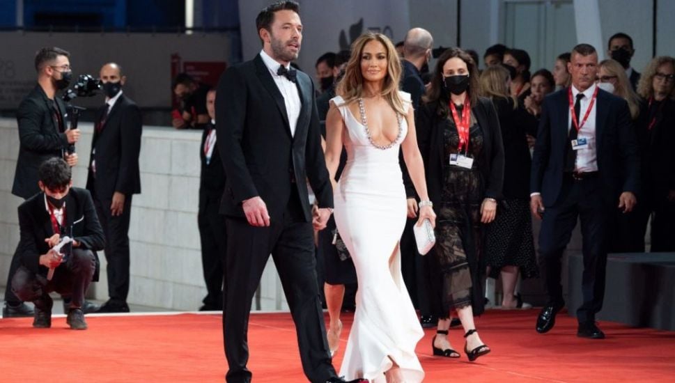 Jennifer Lopez And Ben Affleck Marry At White Wedding Chapel In Las Vegas