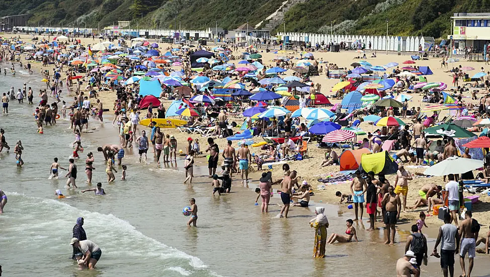 Uk Temperature Hits 40 Degrees For First Time On Record