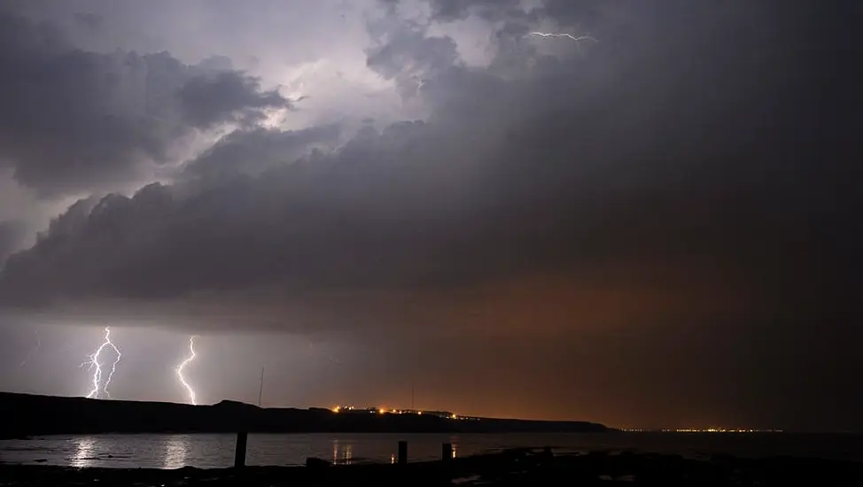 Yellow Rain And Thunderstorm Warning In Place For Entire Country