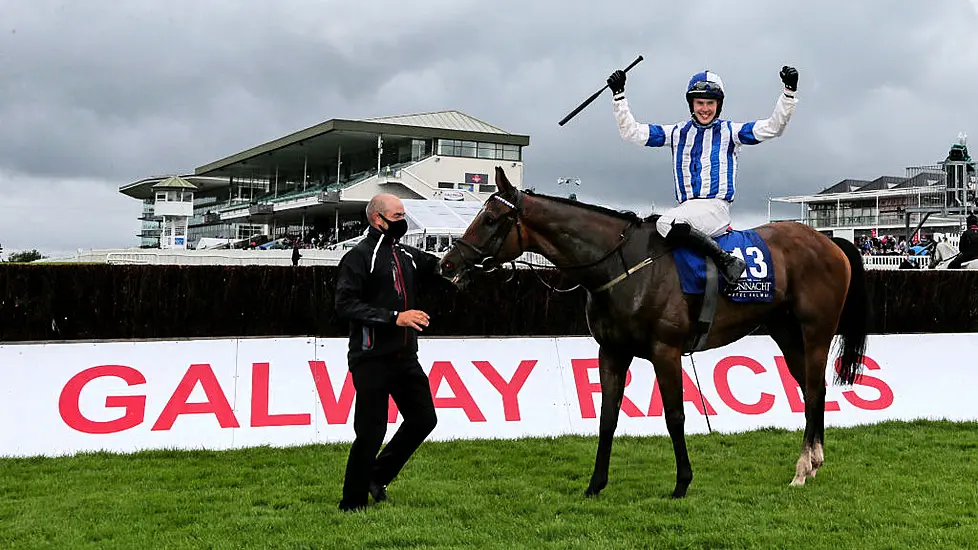 Shuttle Buses To Run From Eyre Square For Galway Races