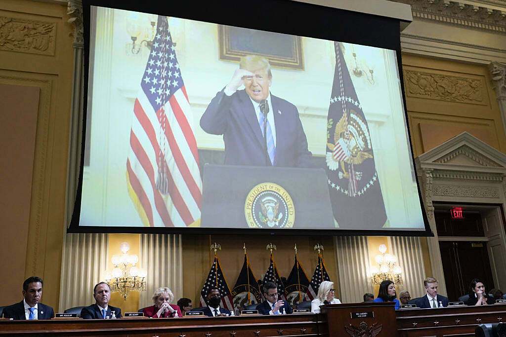 Donald Trump, yardımcılarının Capitol mafyasını durdurmaya yönelik ricalarını geri çevirdi