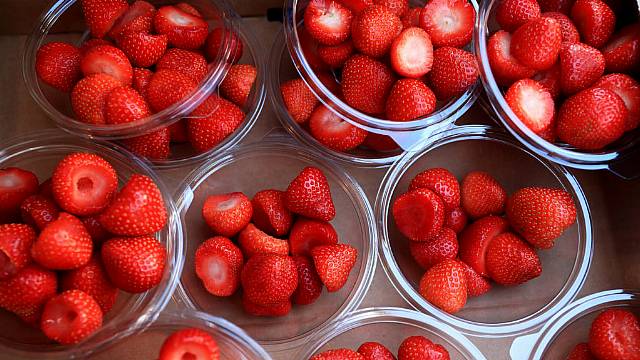 Farmers In Uk Left With Abundance Of Strawberries And Cherries After Heatwave Growth Spurt