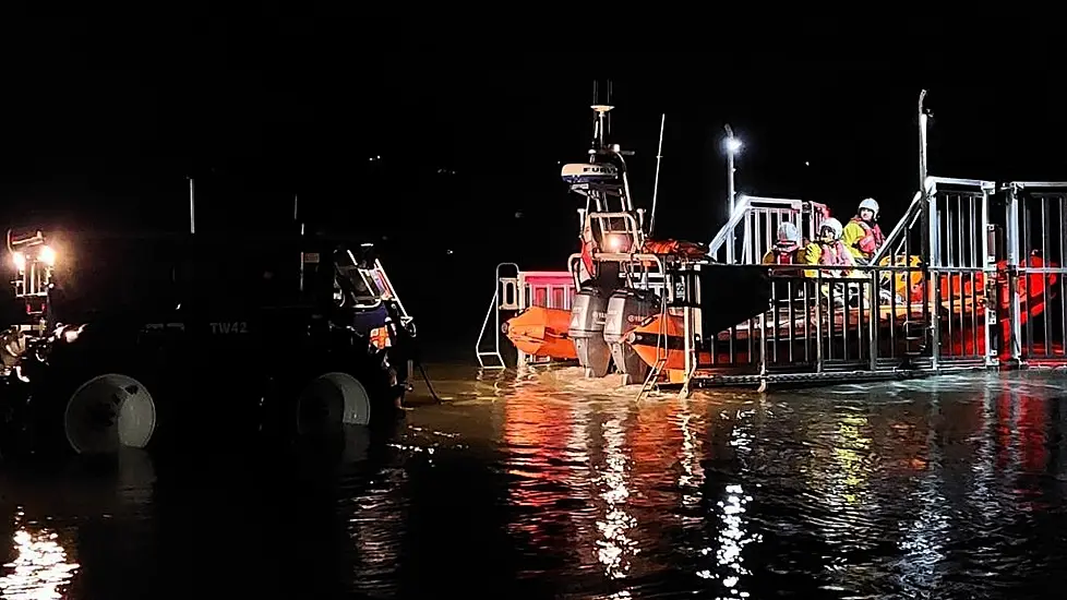 Family Of Three Rescued After Yacht Loses Power Off Cork Coast